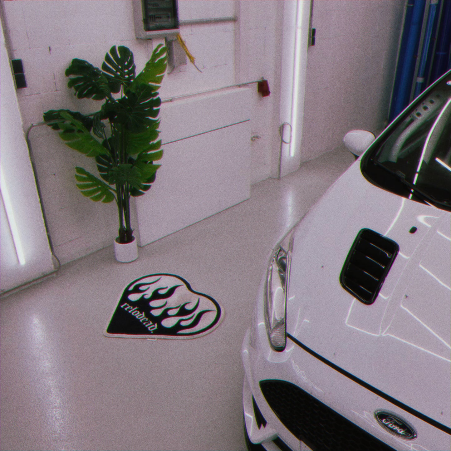 "𝔟𝔲𝔯𝔫𝔦𝔫𝔤 𝔩𝔬𝔳𝔢" RUG