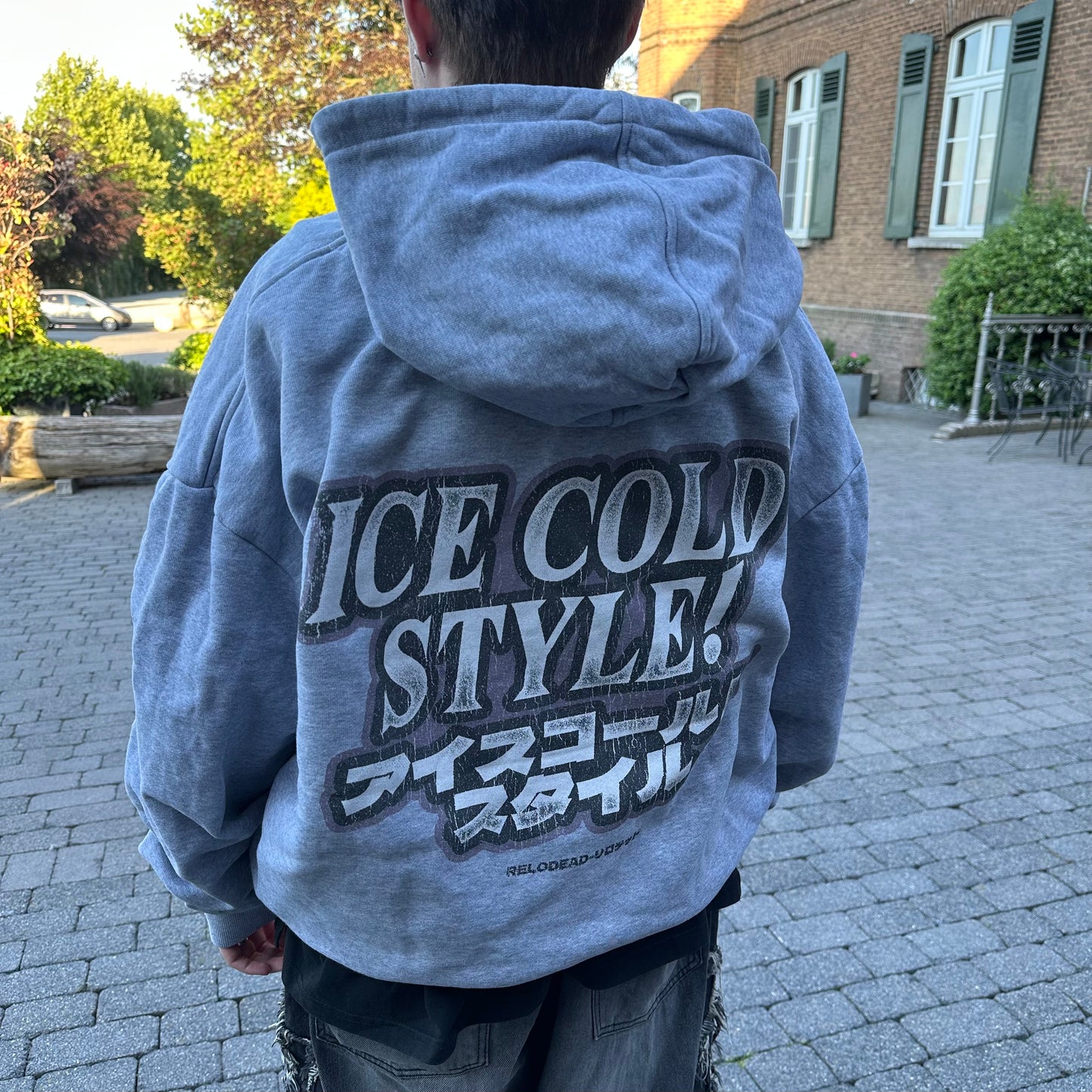 "ICE COLD STYLE" OVERSIZED ZIPPER
