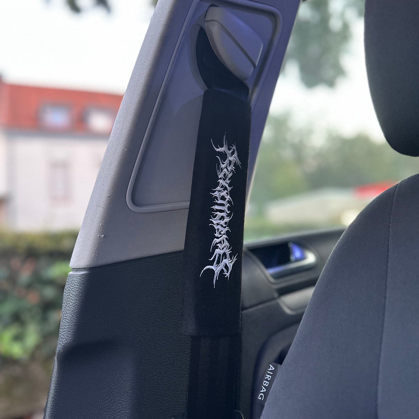 "MET4L-STYLE" SEATBELT COVER